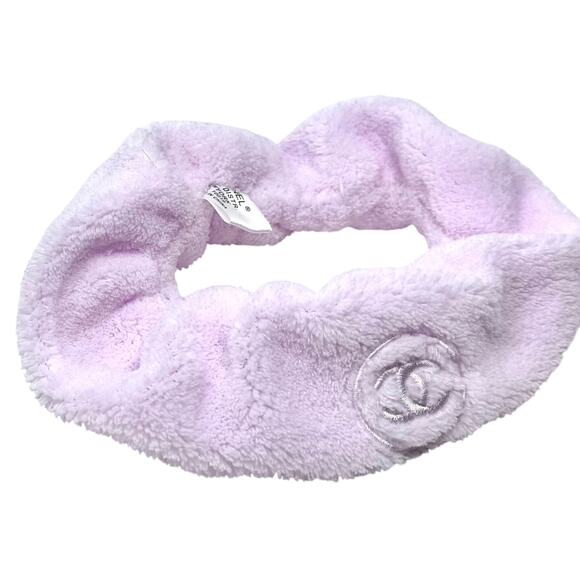 Chanel ‘White Essentiel’ Hair Band - Picture 7 of 16